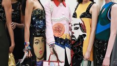 İlkbahar yaz portreli ve resimli spor elbiseler 2020