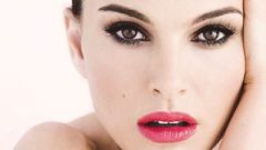 Seksi ve Büyüleyici Göz Makyajı