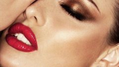 Altın Dore Rengi Göz Makyajı Modelleri 2020