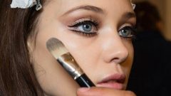 Eyeliner İle Yapabileceğiniz En güzel Göz Makyajı Modelleri!