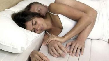 Uyku Pozisyonu Yaşlandırır mı?