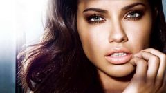 Kadınları Çekici ve Seksi Gösteren 10 Giyim Parçası