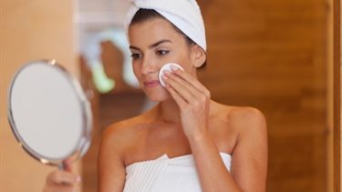 Sivilcelerin Oluşumunu Engelleyen Harika Yiyecekleri Tüketin!