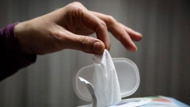 CoronaVirüs’e Karşı: Islak ve Kağıt Mendil Nasıl Seçilmeli?