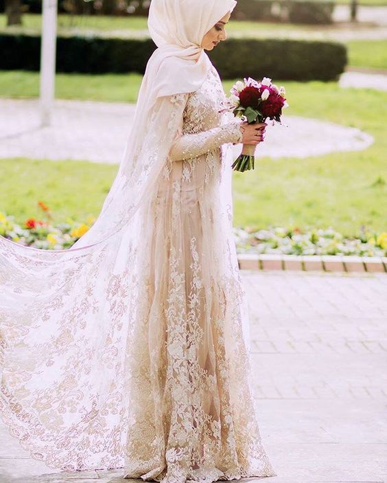 Tesettür nikah elbisesi