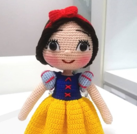 Pamuk Prenses amigurumi oyuncağı