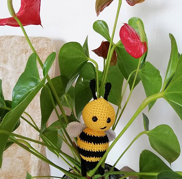 Tombul arı amigurumi tarifi