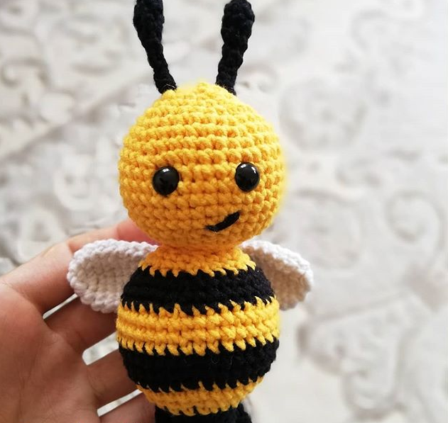 tombul arı amigurumi