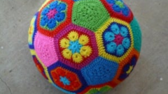 Amigurumi Motifli Top Tarifi