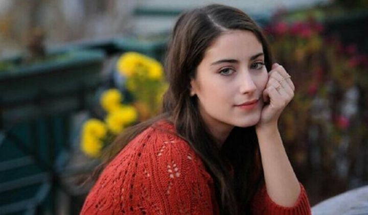 Hazal Kaya Saç Rengi