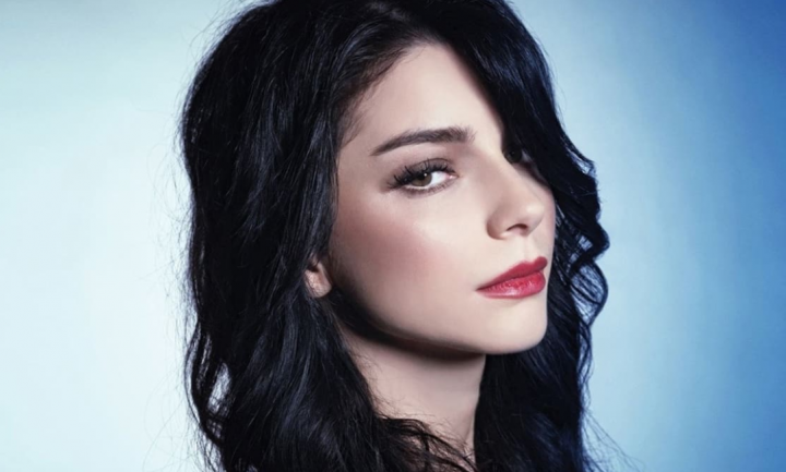 Merve Boluğur Saç Rengi