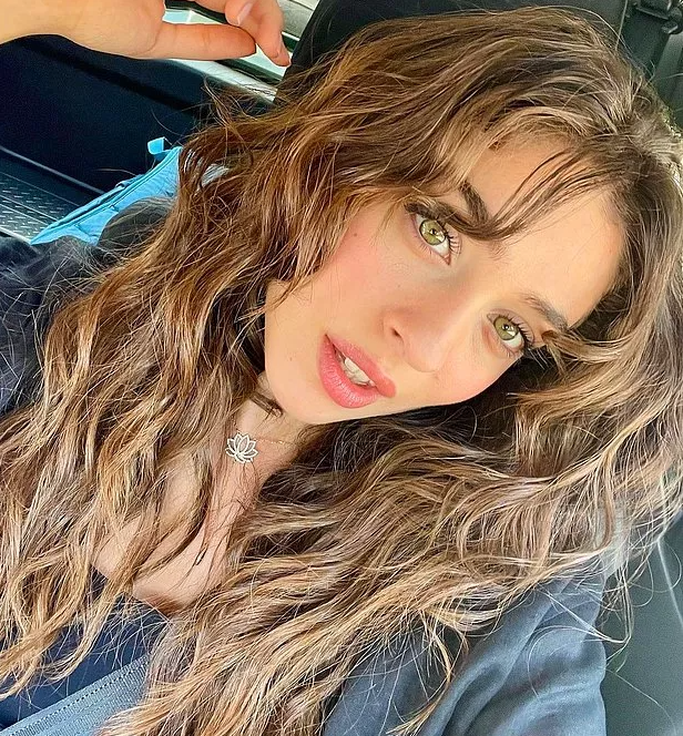 Cemre Baysel Saç Modeli