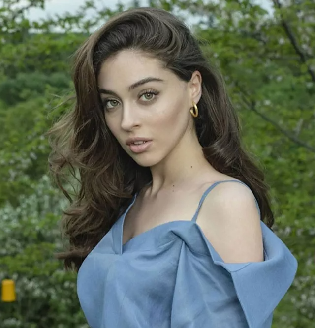 Cemre Baysel Saç Modeli