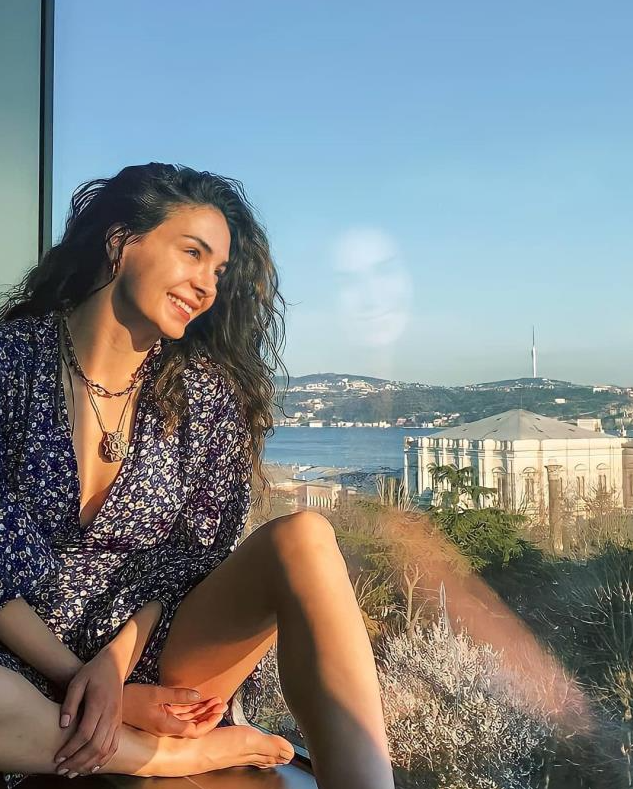Ebru Şahin Saç Modeli